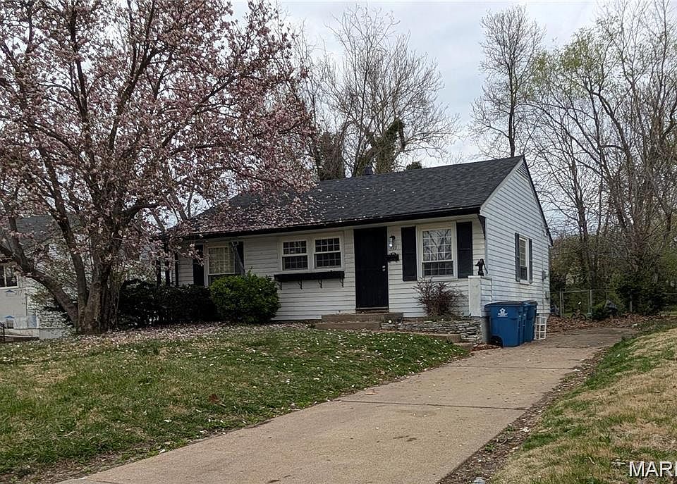 1st image of 213 Cameron Rd