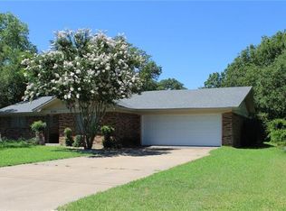 1130 N Harbin Dr, Stephenville, TX 76401