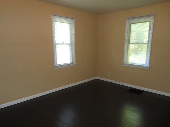 225 Main St, Cleves, OH 45002