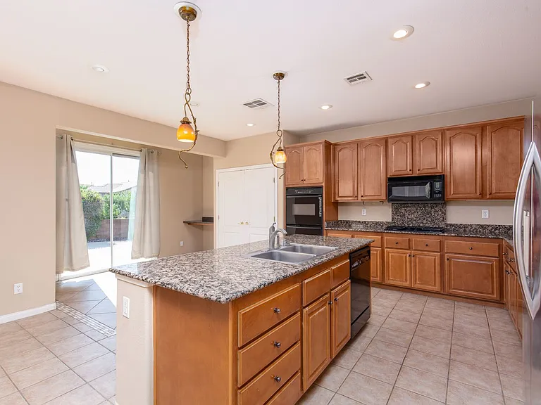 3078 Lenoir St — Photo 9