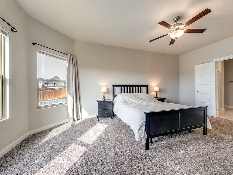 2427 Valencia Crst — Photo 13
