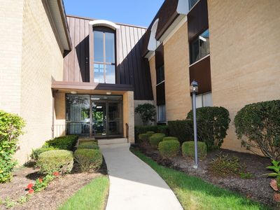 1103 N Mill St APT 202, Naperville, IL, 60563