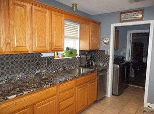 233 Seacraft Dr, Gun Barrel City, TX 75156