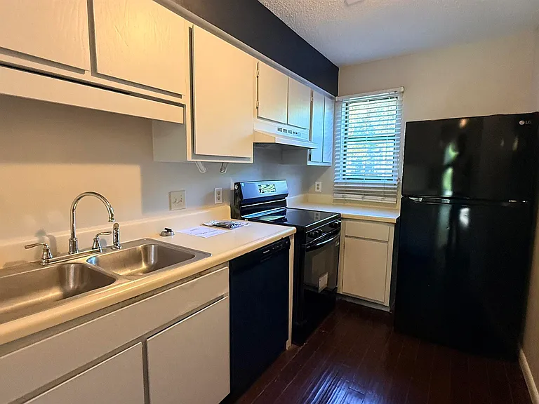 405 Harbison Blvd #B — Photo 8