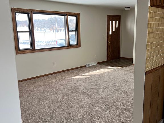 3rd image of 608 2nd Ave N