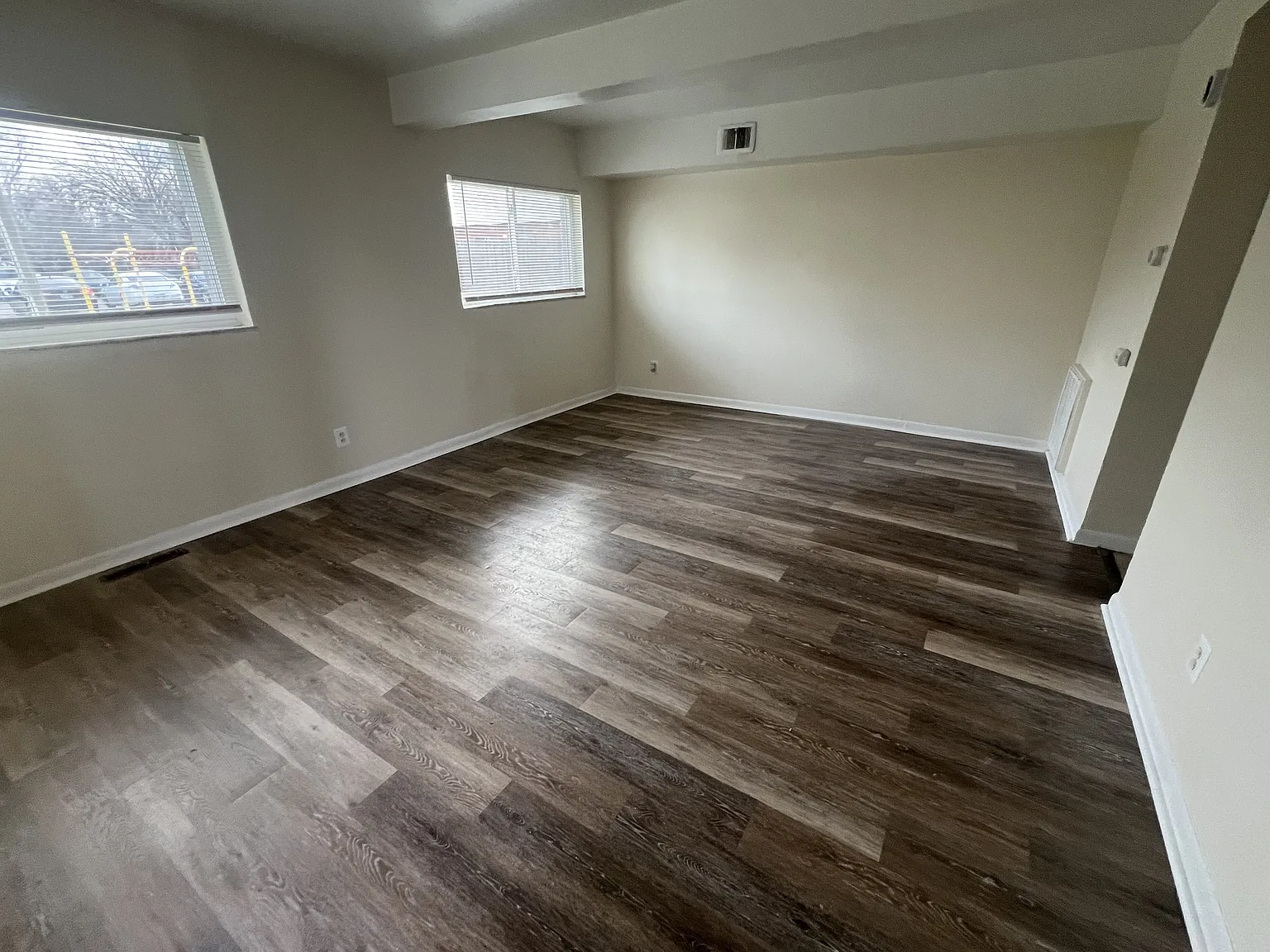 Columbine Court 2 - 45231 - 3 — Photo 2
