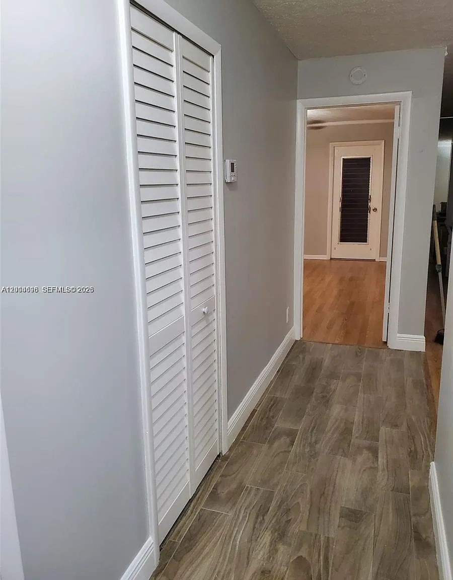 Canongate Condominium — Photo 4