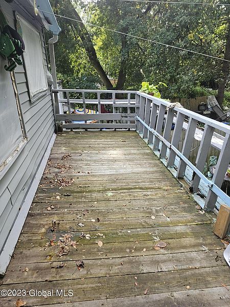 4th image of 606 Livingston Avenue