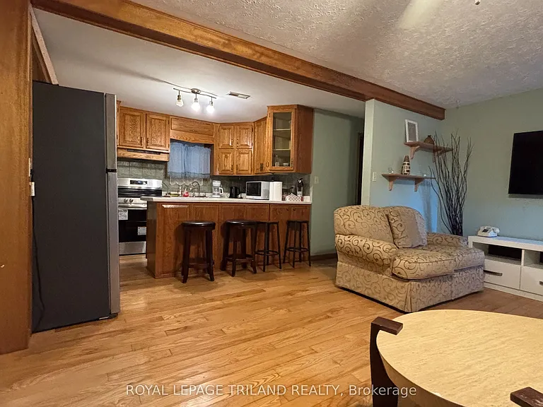 389 Front St — Photo 8