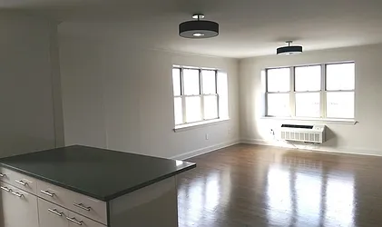 Rented by Realty Advisors Group