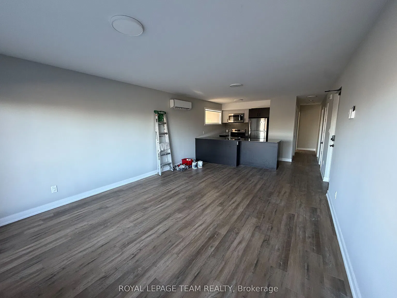 1305 Summerville Ave — Photo 3