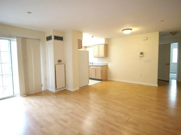 (undisclosed Address), White Plains, NY 10605