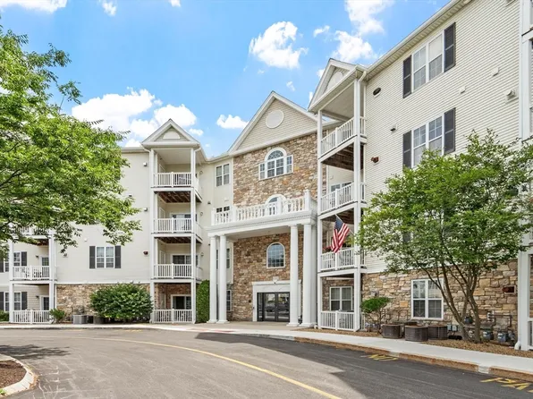 21 Hampshire Rd APT 408, Methuen, MA 01844