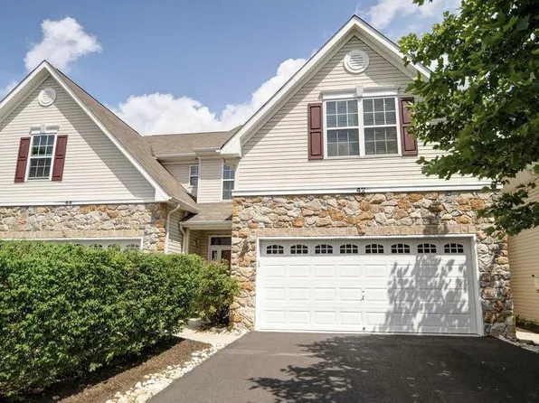 42 Haddon Ct, Pennington, NJ 08534