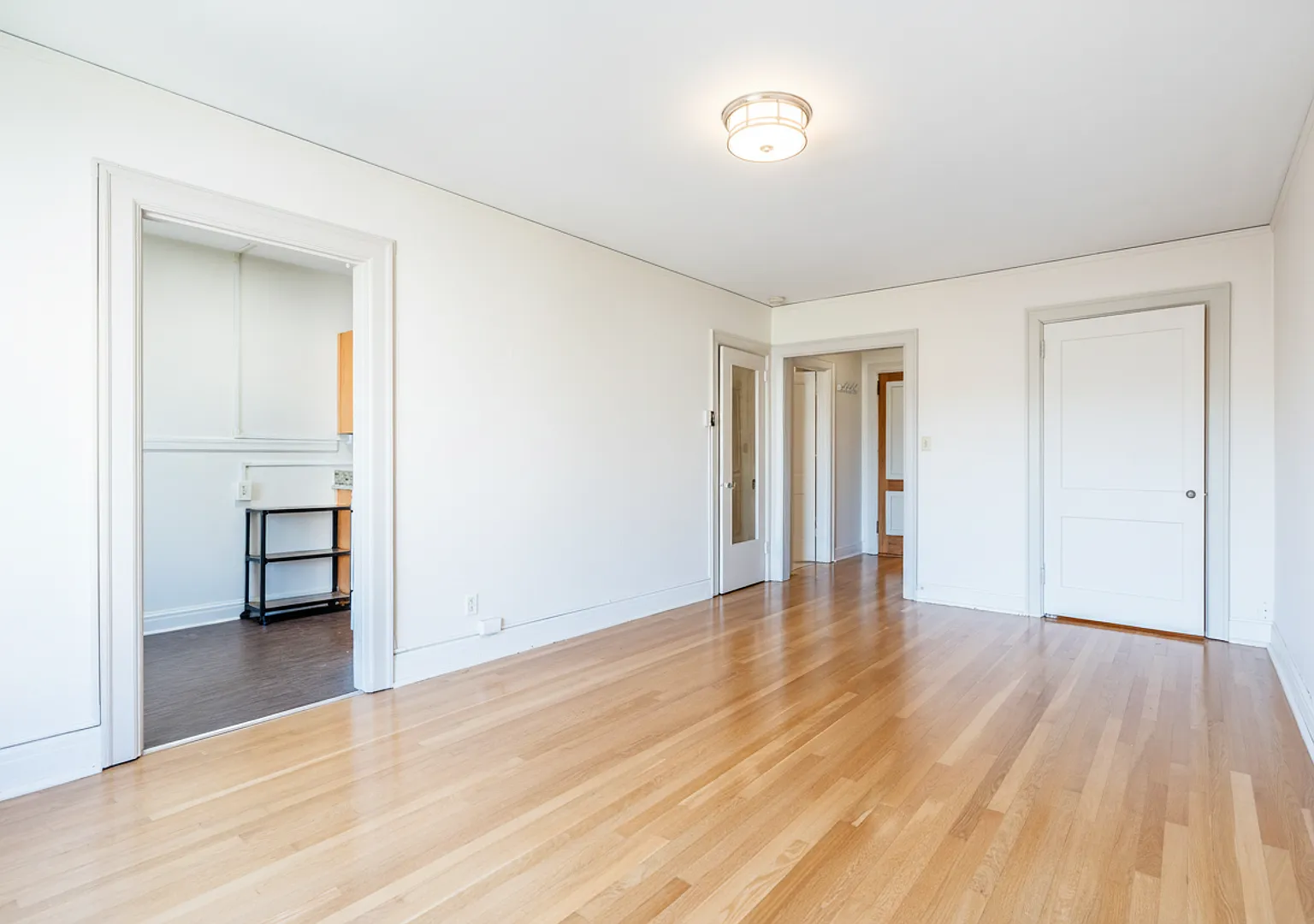 Davison Apartments — Photo 4