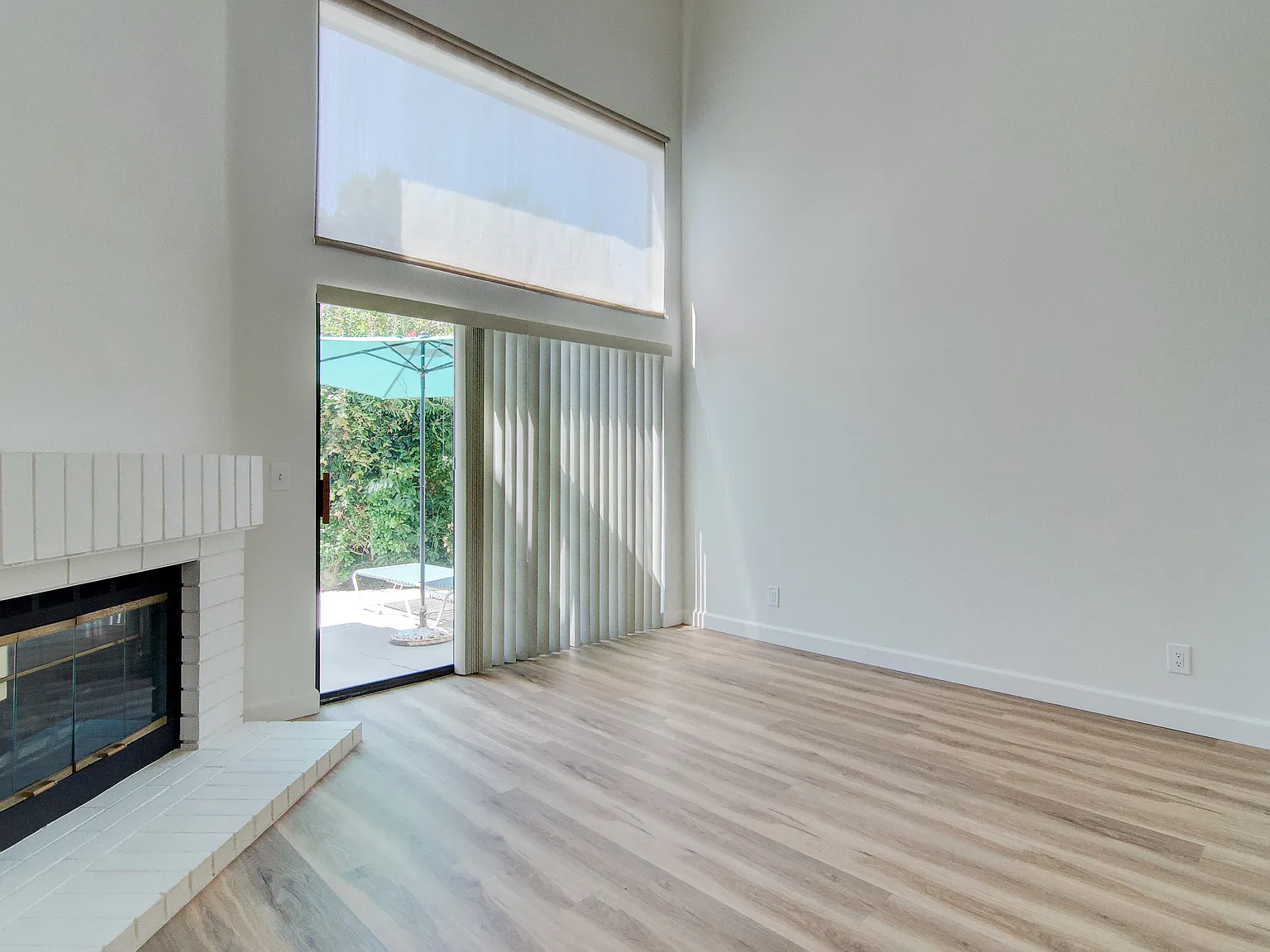 3 bed, 2.5 bath, 1567 sqft, $4,700 — Photo 4
