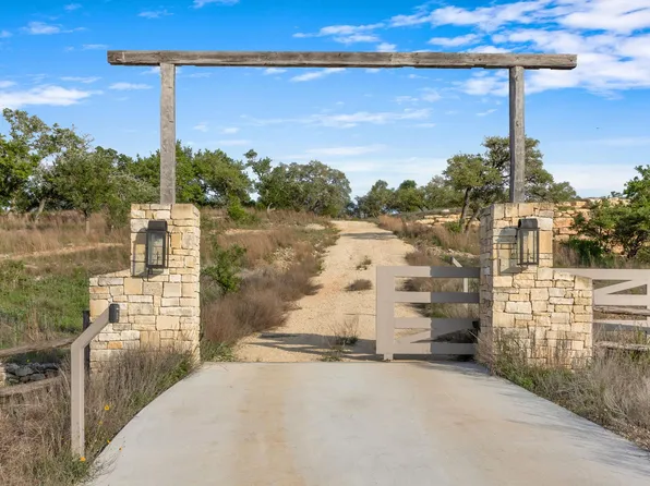 205 Mount Gainor Rd, Dripping Springs, TX 78620