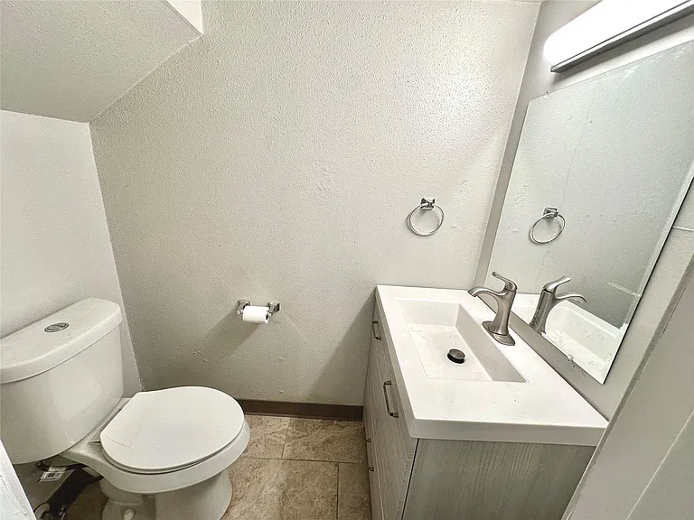 3822 Southway Dr #102 — Photo 15
