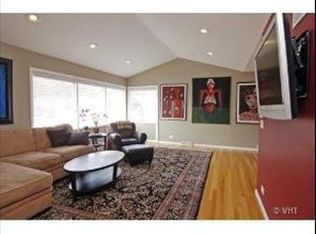 1239 Kenton Rd, Deerfield, IL 60015