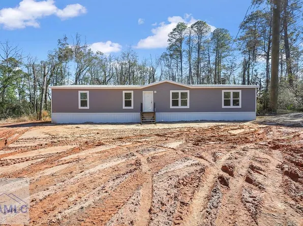 306 Cowboy Rd, Jesup, GA 31545