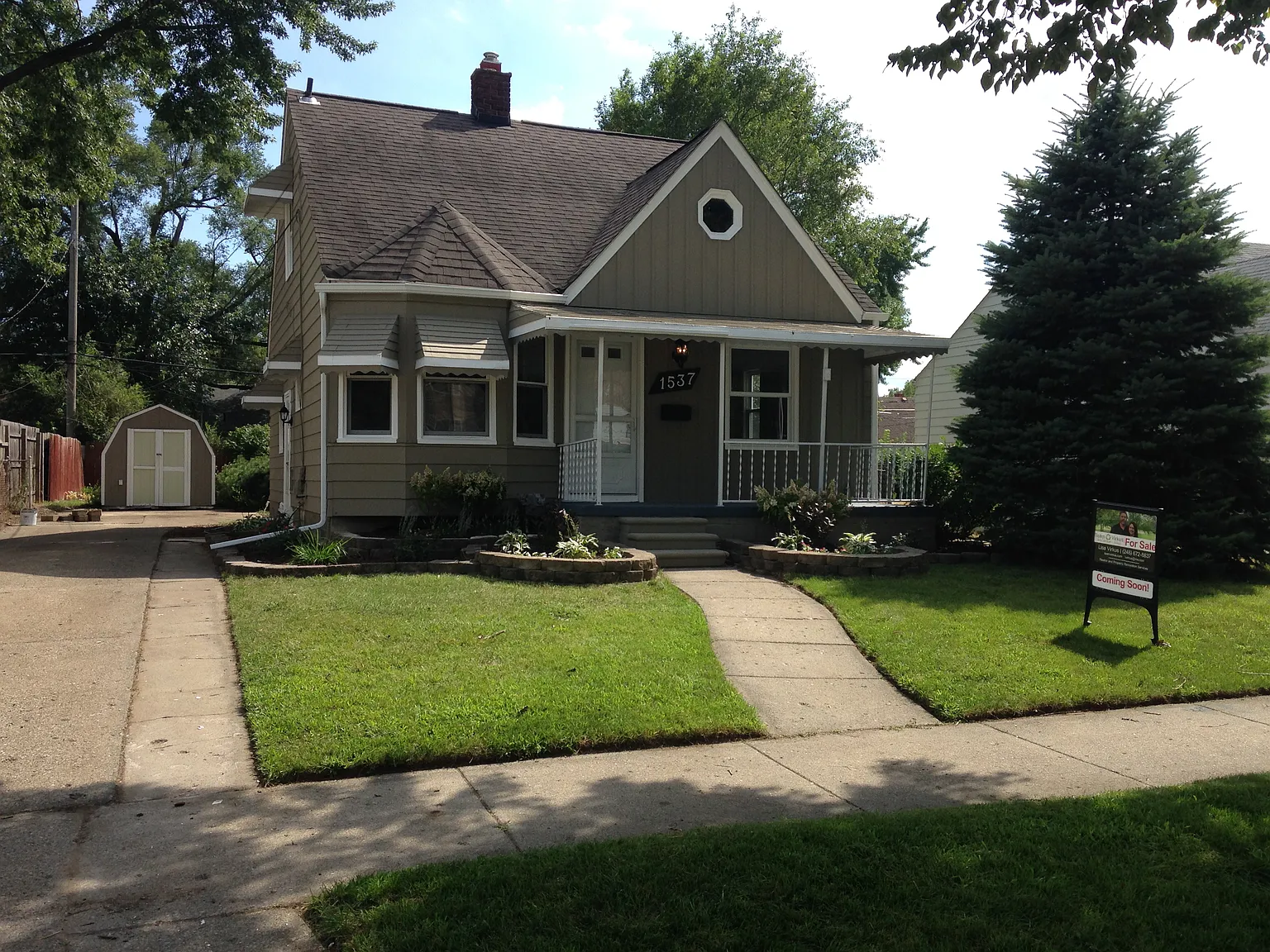1537 Leroy St photo 1