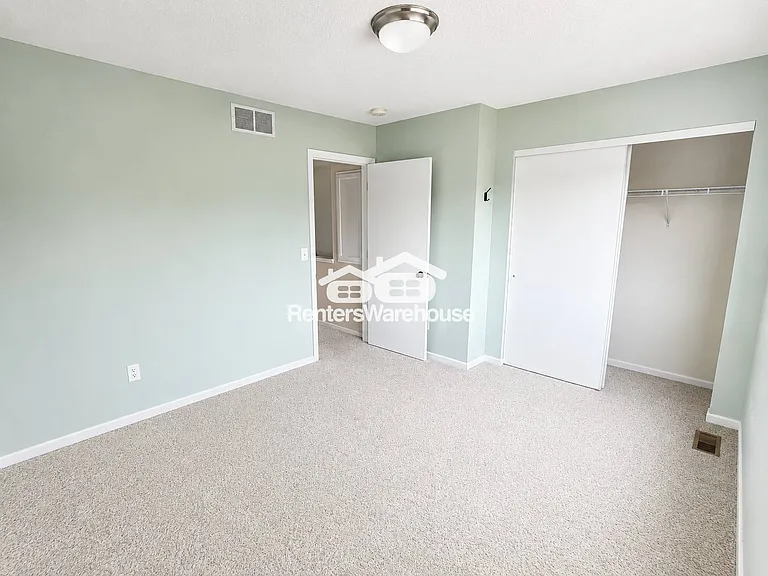 982 Crossing Way — Photo 7