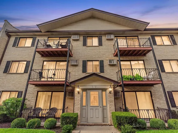 5151 N East River Rd Unit 332D, Chicago, IL 60656