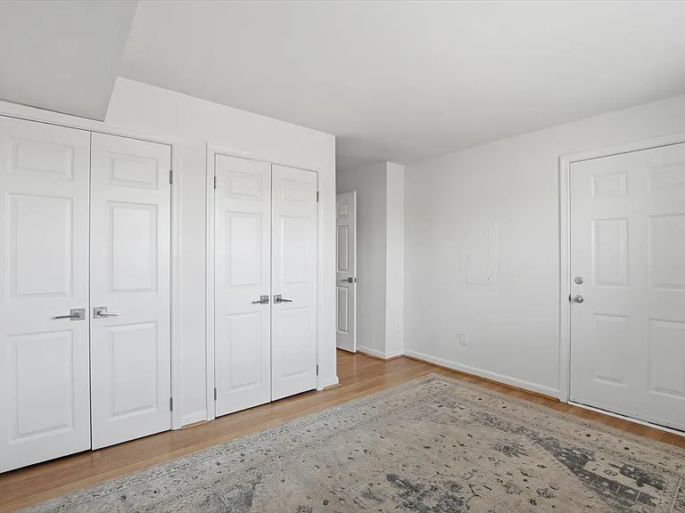545 Colecroft Ct — Photo 14