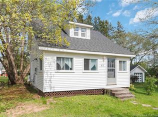 61 Smith St, Salisbury, NB E4J 2R9