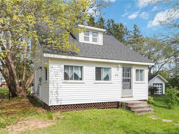 61 Smith St, Salisbury, NB E4J 2R9