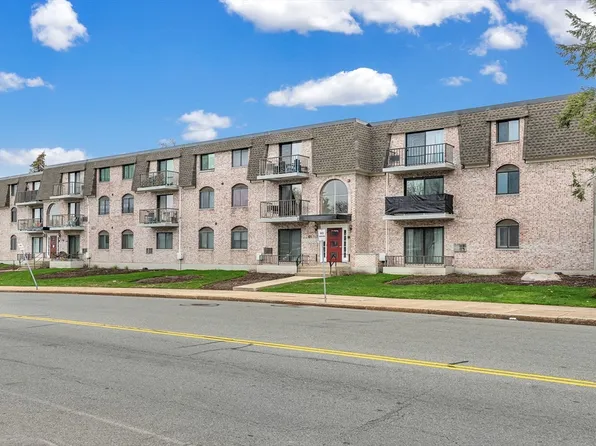 40 High St APT 205, Dedham, MA 02026