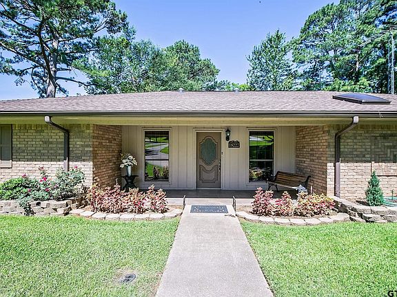 2nd image of 18222 Lakeside Dr