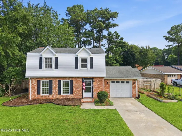 105 Hillside Court, Jacksonville, NC 28546