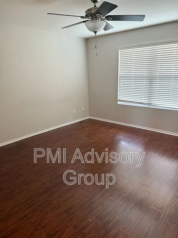 3 bed, 2.0 bath, 1677 sqft, $1,795 — Photo 3