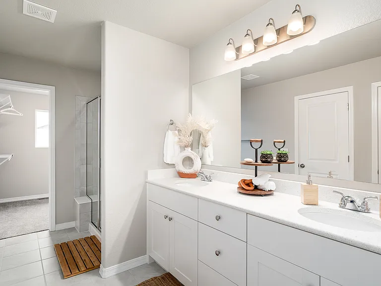 Dual sinks and lots of storage