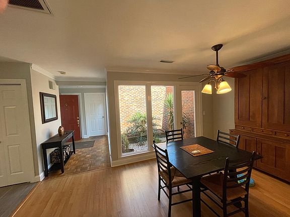 5th image of 808 Harbor Oaks Dr