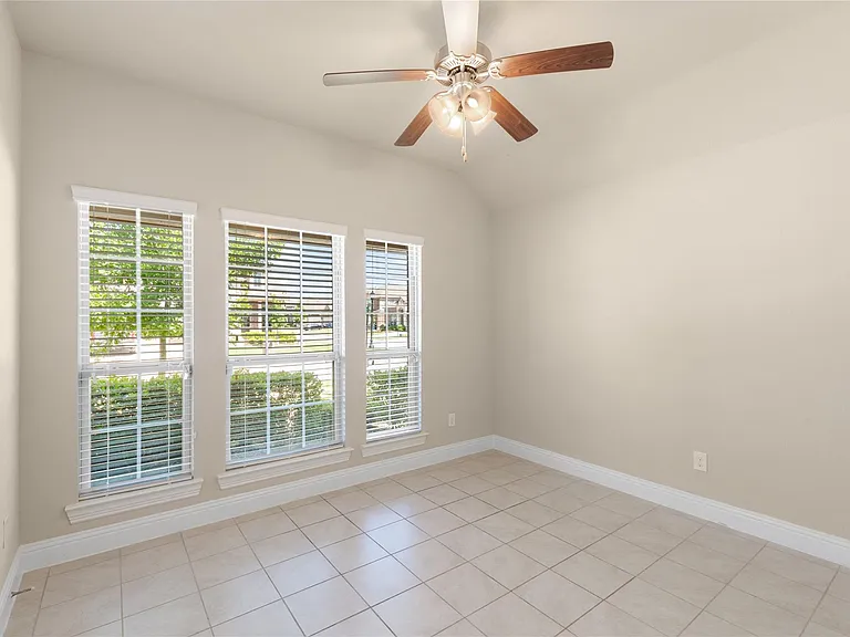 3816 Fordham St — Photo 15
