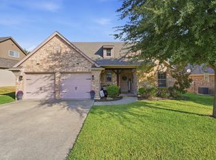 516 Magnolia Pkwy, Benbrook, TX 76126