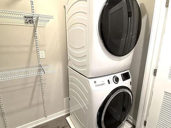 4th image of 3834 W Girard Ave #1