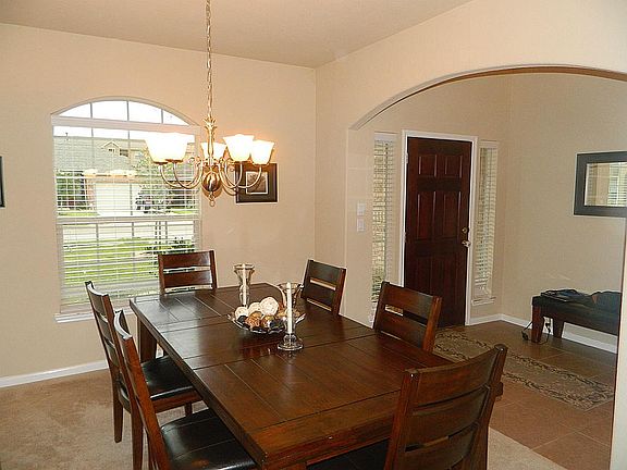 Large appealing dining room !