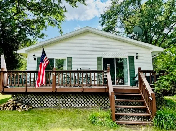 866 Lake James Dr, Prudenville, MI 48651