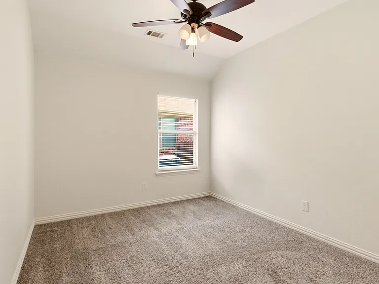 2201 Willow Creek Dr — Photo 16