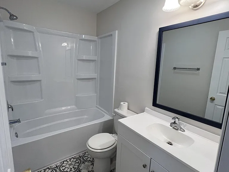 17 E Blaine St — Photo 18