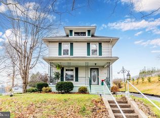 21 Hallton Hill Rd, Pine Grove, PA 17963