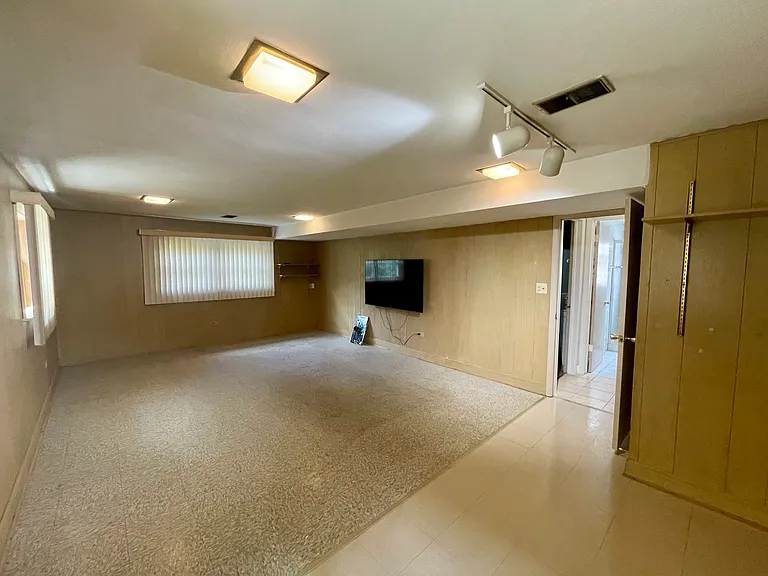 7150 N Crawford Ave — Photo 18