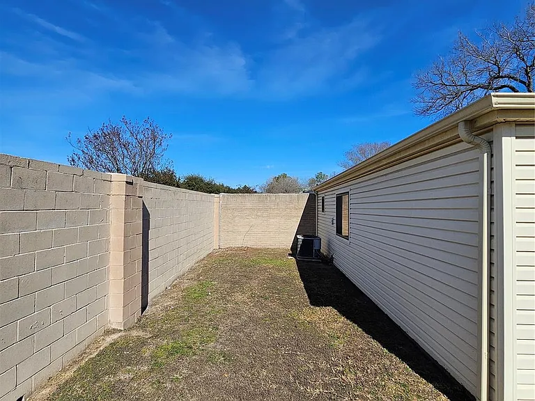 8319 Wind Veil Dr — Photo 43