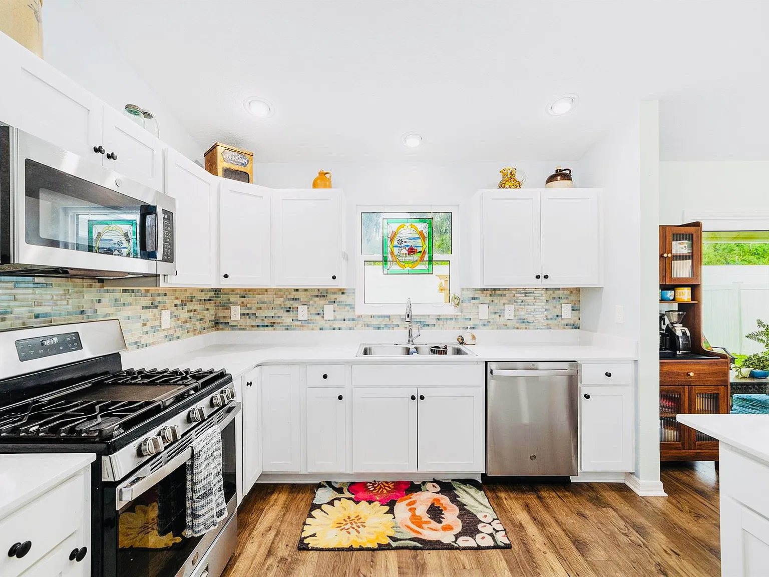 3 bed, 1392 sqft, $3,000 — Photo 2