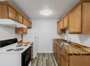 835 Constitution Ave APT 1, Louisville, OH 44641