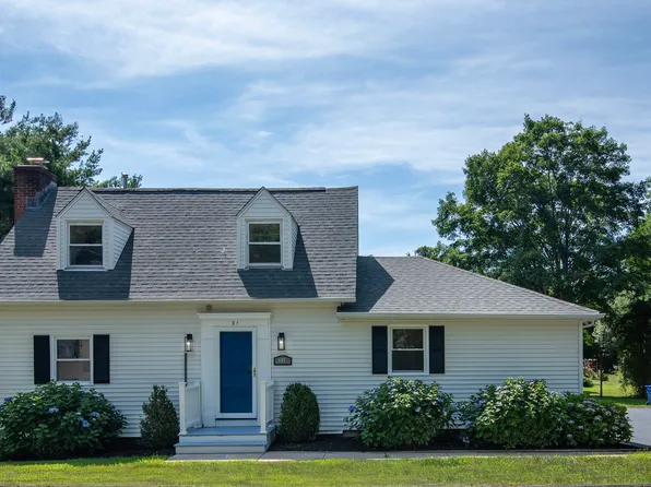 31 Flat Rock Road, Branford, CT 06405