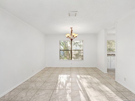 3rd image of 10207 ARBOR BLUFF